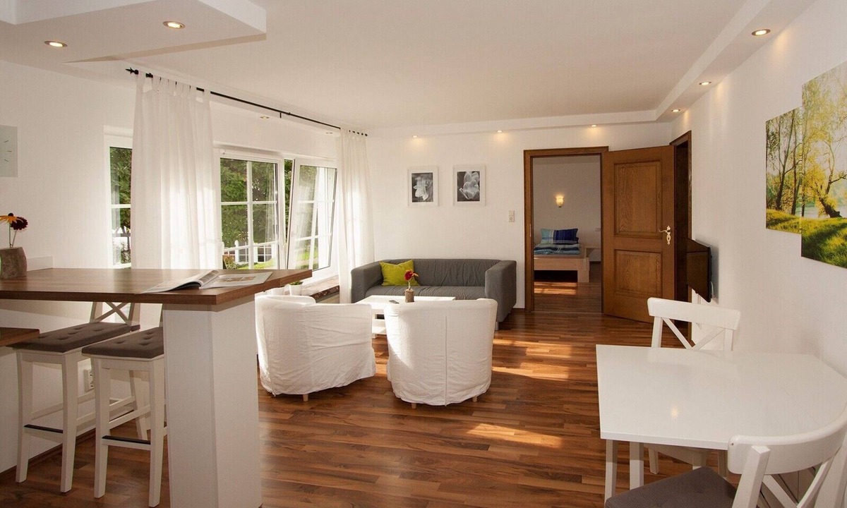Wildewiese Apartment | Apartment 'Sonnenblume' with Private Terrace, Shared Garden and Wi-Fi