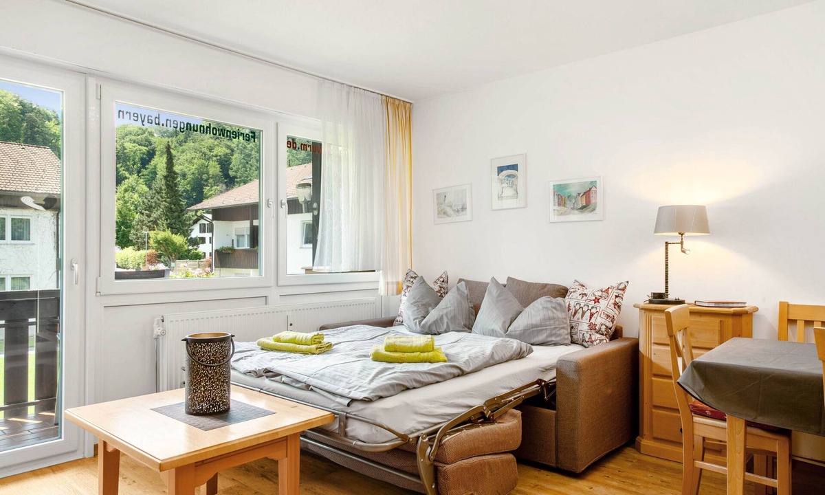 Oberaudorf Apartment | Apartment 'Tatzelwurm A5' with Mountain View, Shared Garden and Wi-Fi