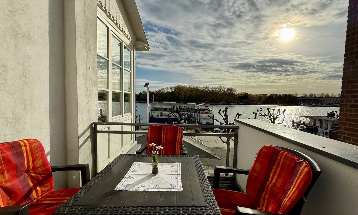Travemuende Apartment | Apartment 'Traveperle 1' with Private Terrace and Wi-Fi