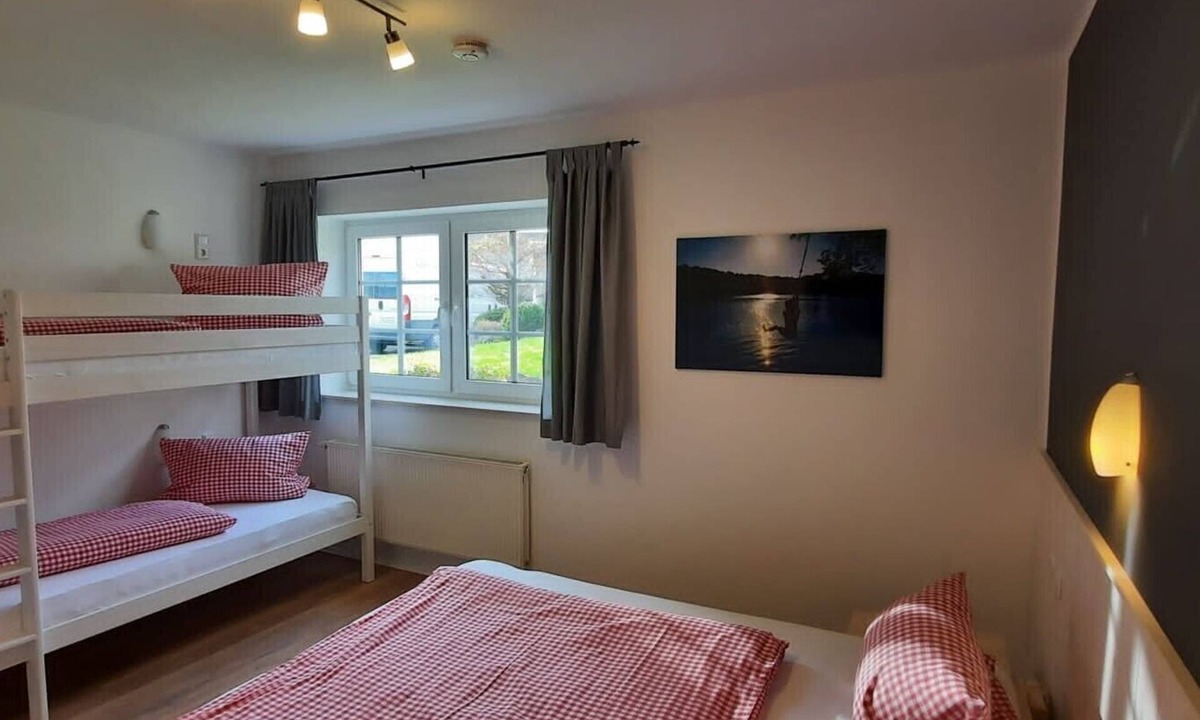 Wildewiese Apartment | Apartment 'Weinlaube' with Private Terrace, Shared Garden and Wi-Fi