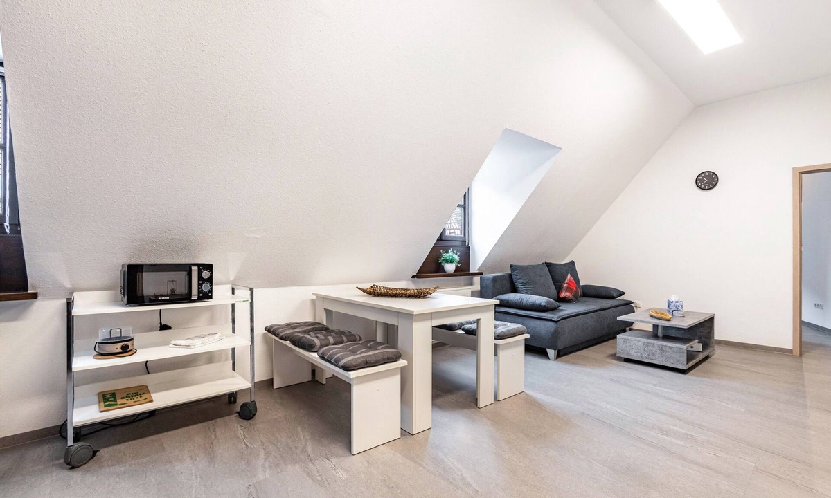 Pottenstein Apartment | Apartment 'Weitblick' with Wi-Fi in Central Pottenstein