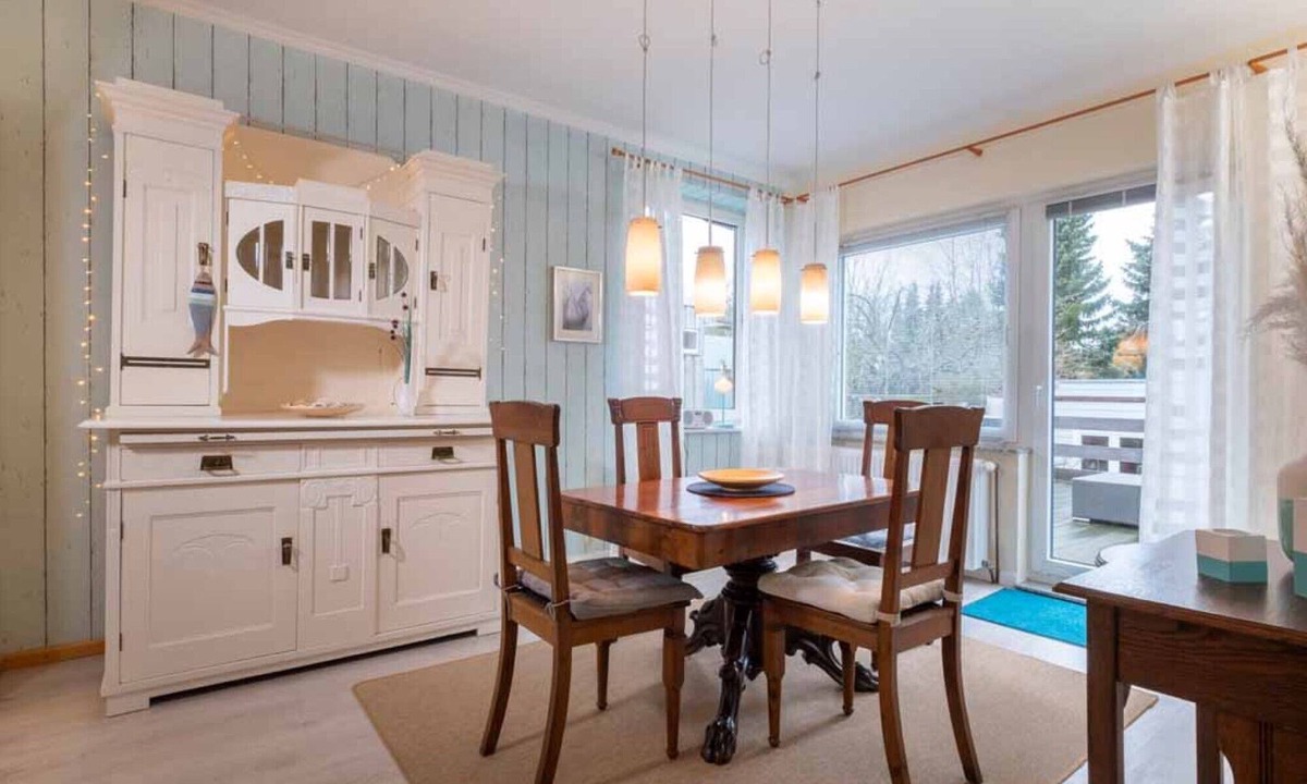 Alt-Travemunde/Ronnau Apartment | Apartment 'Welle' with Private Garden, Balcony and Wi-Fi