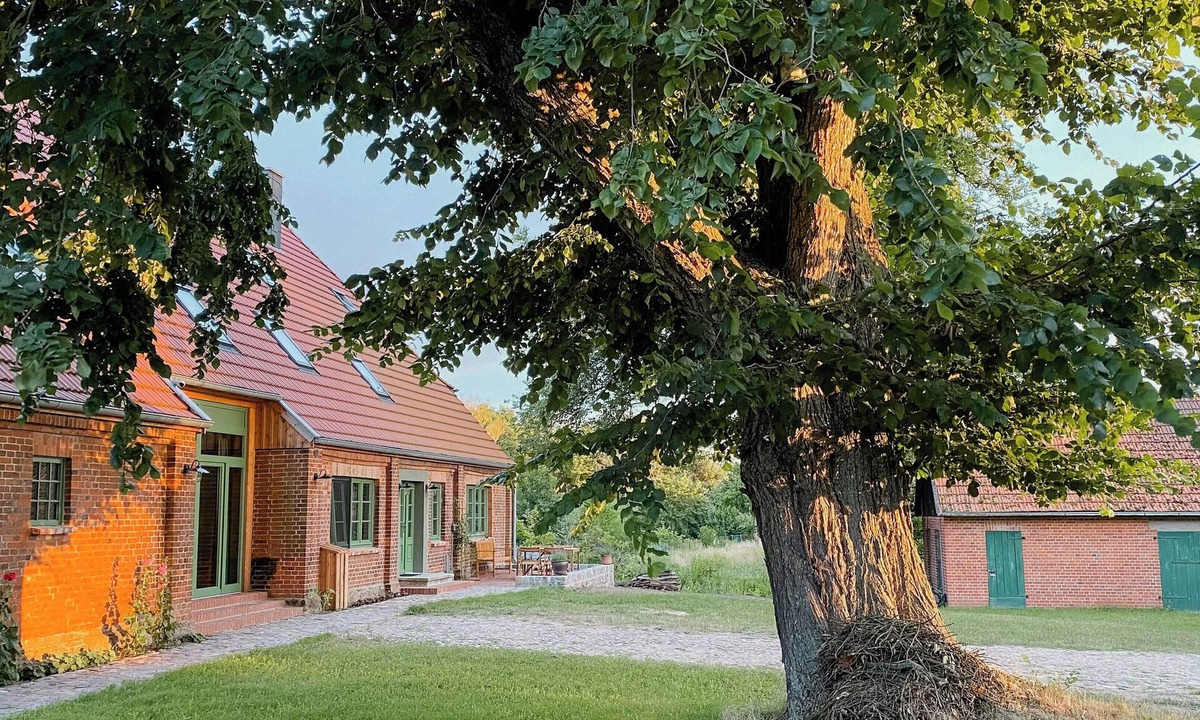 Vellahn Apartment | Apartment with swimming pond in Mecklenburg