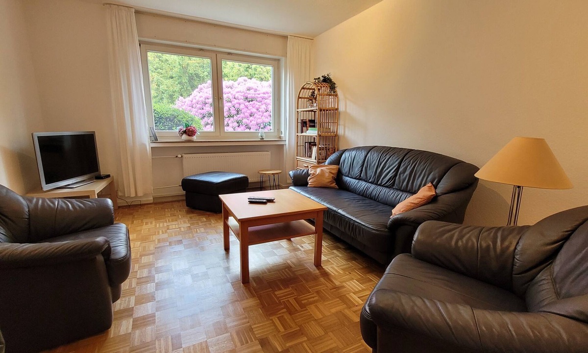 Hillerheide Apartment | Apartment with separate entrance and garden view