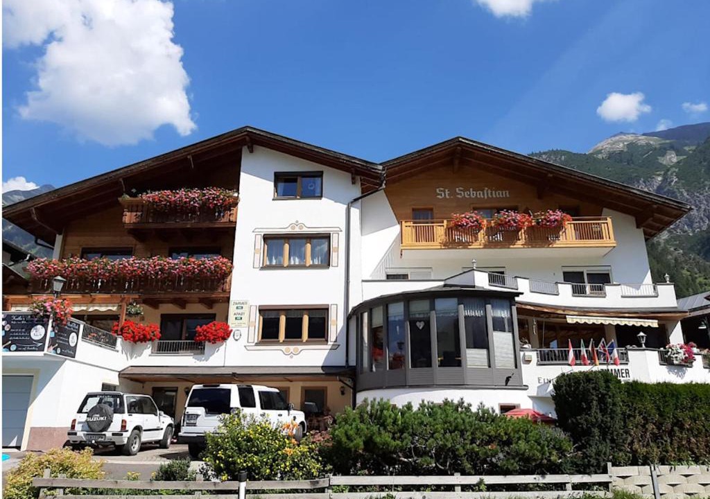 Pettneu am Arlberg Apartment | Appartement St Sebastian
