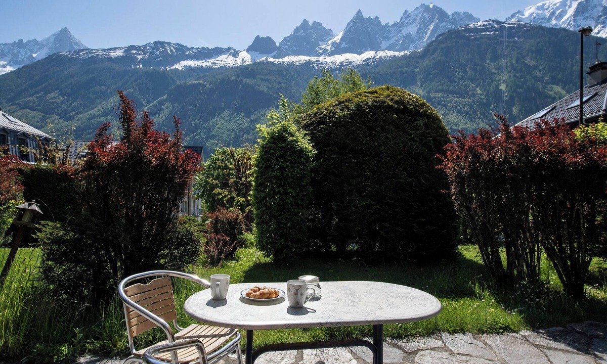 Chamonix City Centre Apartment | Apt du Brevent ski in/out Garden & Terrace, Chamonix, France