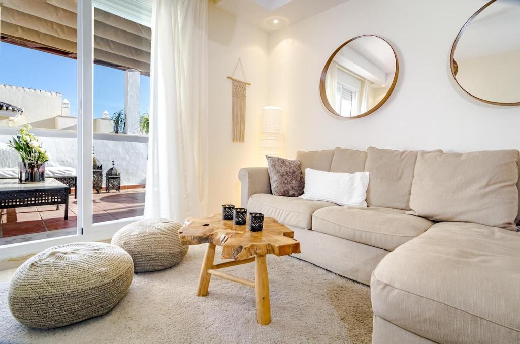 Marbella Apartment | AR23 - Holiday flat Puerto Banus by Roomservices
