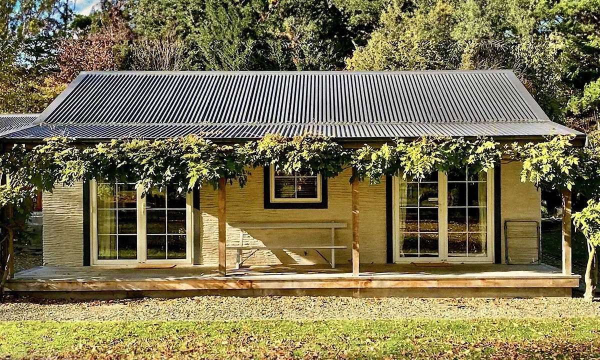 Arrow Junction Cottage | Arrow Junction Cottage near Arrowtown, super close to bike and hiking trails