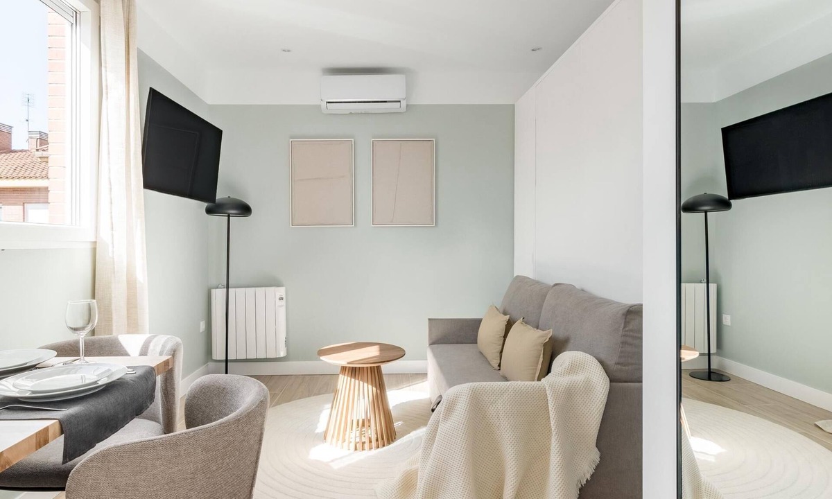 Ciudad Lineal Apartment | Arturo Soria Stays by Charming V, newly renovated with Parking
