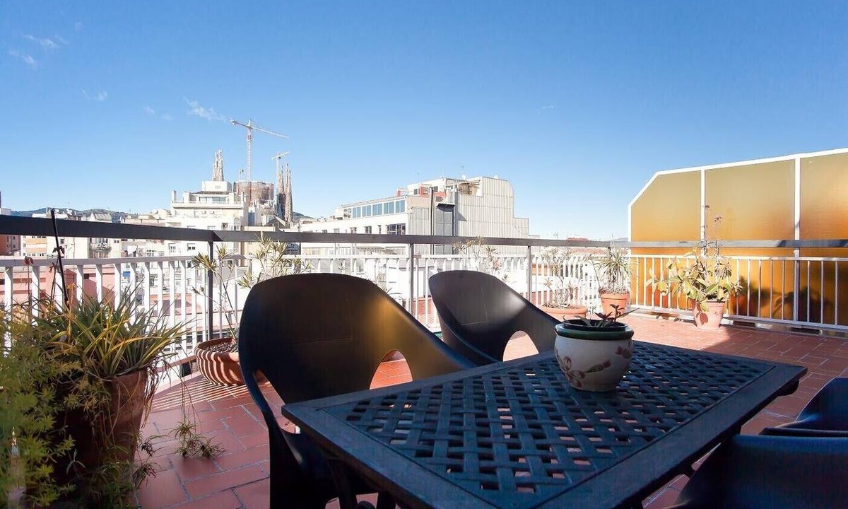 el Fort Pienc Apartment | ATIC SAGRADA FAMILIA, with big private terrace and landmark views