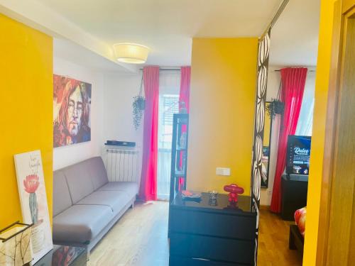 San Diego Apartment | ATICO & TERRAZA a 6 minutos en metro de ATOCHA estacion central