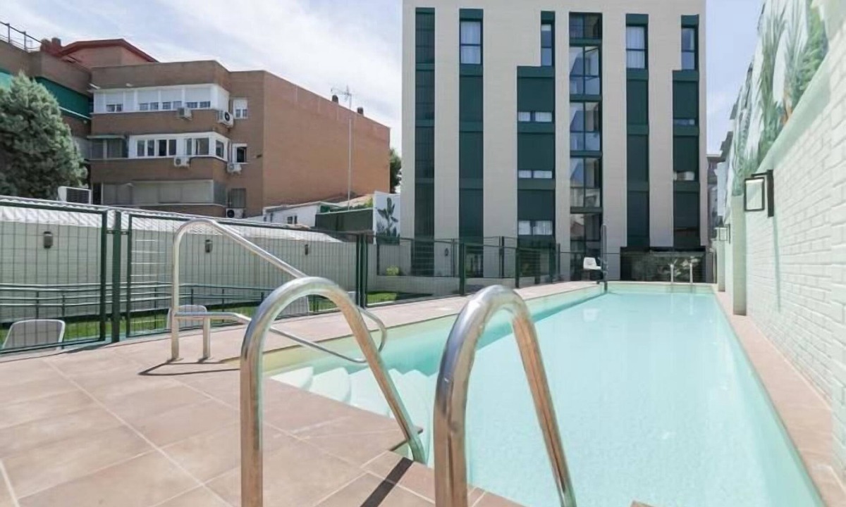 Carabanchel Apartment | Aurora Stays by Charming VIII, Apartment for 4 with free parking