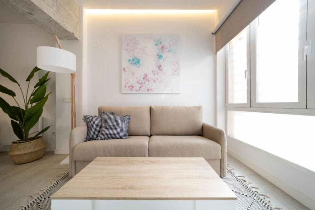 Almenara Apartment | Avenida de Asturias Apartment