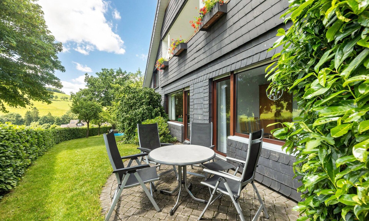 Oberhenneborn Apartment | Bärenhöhle Apartment (63 sqm, 2 Bedrooms) with Private Terrace and Wi-Fi