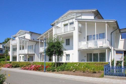 Gohren Apartment | Balkon, gratis Nutzung vom AHOI Erlebnisbad und Sauna in Sellin - Villa Karola FeWo 19