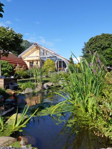 Balm Apartment | "Balmgarten" im Naturpark Usedom, Bio Solarhaus mit großem Garten