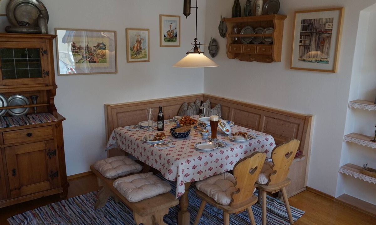 Bad Aibling Apartment | Bavarian tradition - modern, spacious living just 3 minutes from the train station.
