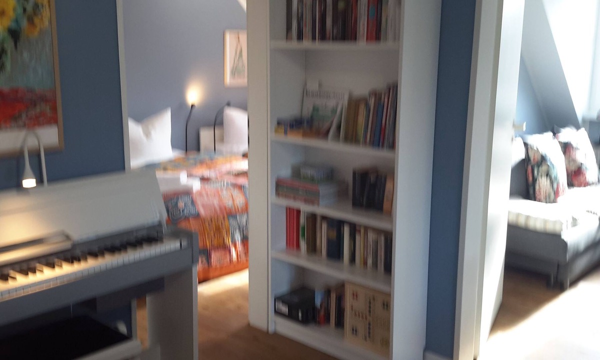 Kuehlungsborn Apartment | BEACH 50m, sehr ruhig, 100m Lidl, Netto, minicolf, 200 forest, 500m Steam train