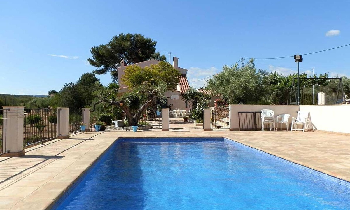 Costa Dorada Villa | Beachside Haven: Private Pool, Pet-Friendly, Free WiFi, A/C Optional, Near Dog Beach