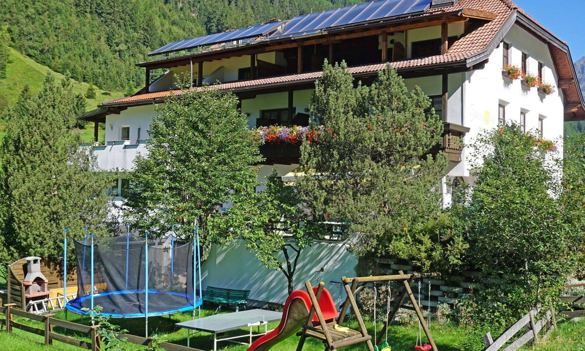 Feichten Apartment | Beautiful apartment for 4 guests with WIFI, TV, balcony and pets allowed
