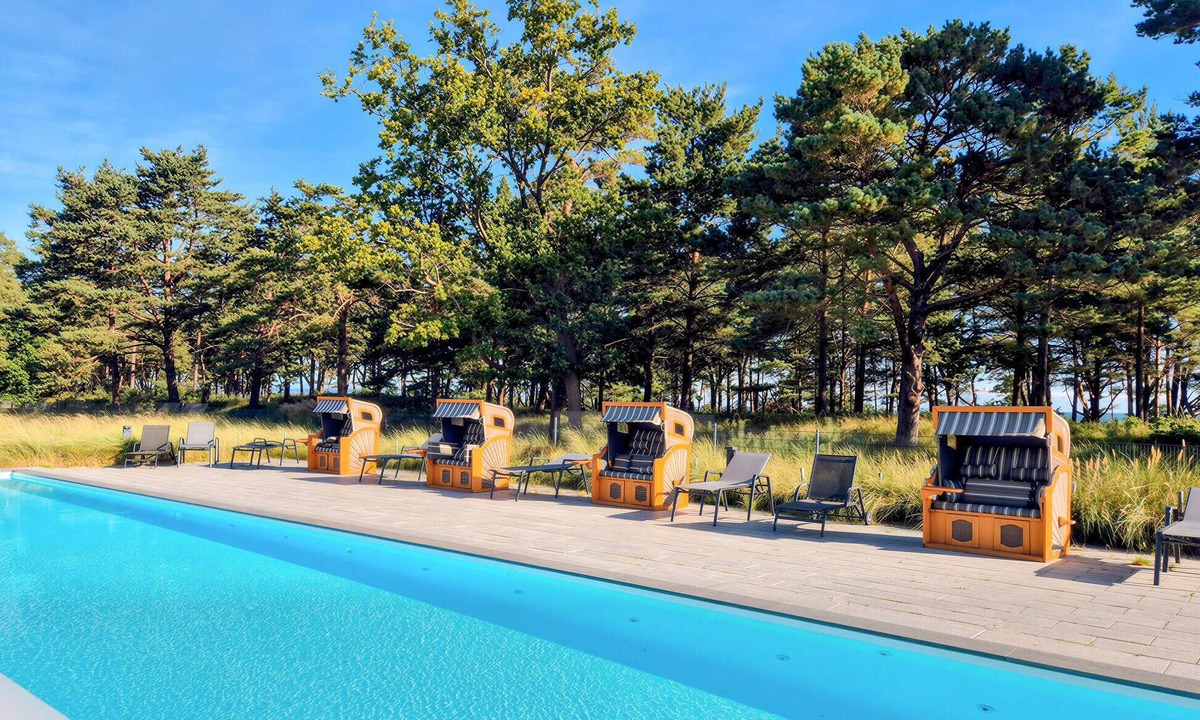 Prora Apartment | Beautiful apartment in Binz with outdoor swimming pool