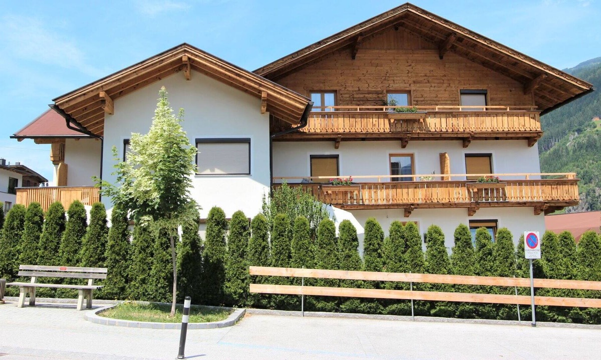 Zillertal Apartment | Beautiful apartment for 4 guests with WIFI, TV, balcony and parking