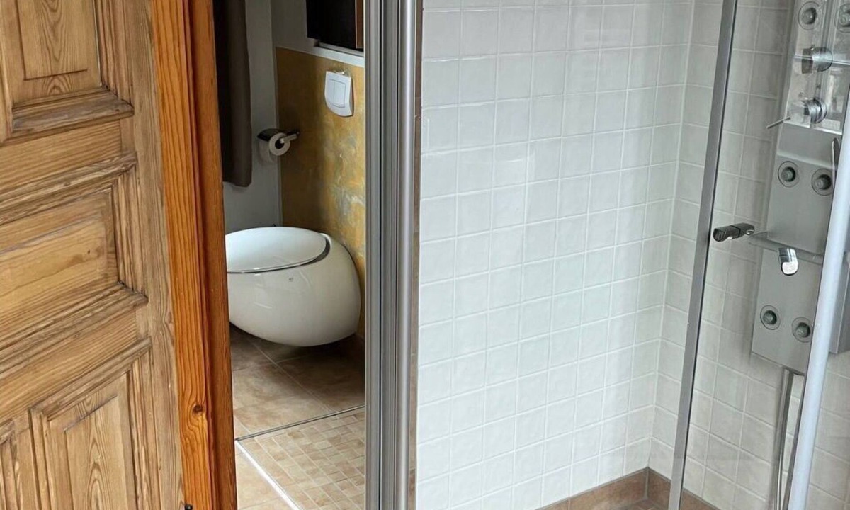 Strehlen Apartment | Beautiful apartment for 4 people with WIFI, TV, balcony and parking