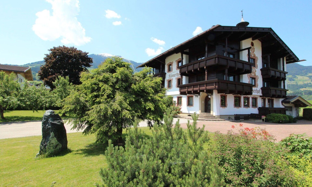 Kapfing Apartment | Beautiful apartment for 2 people with WIFI, TV, balcony, pets allowed and panoramic view