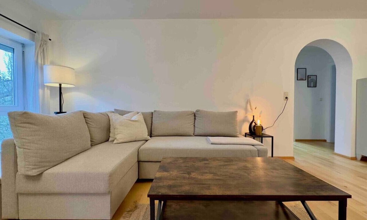 Deggendorf Apartment | Beautiful flat with parking and kitchen for 4