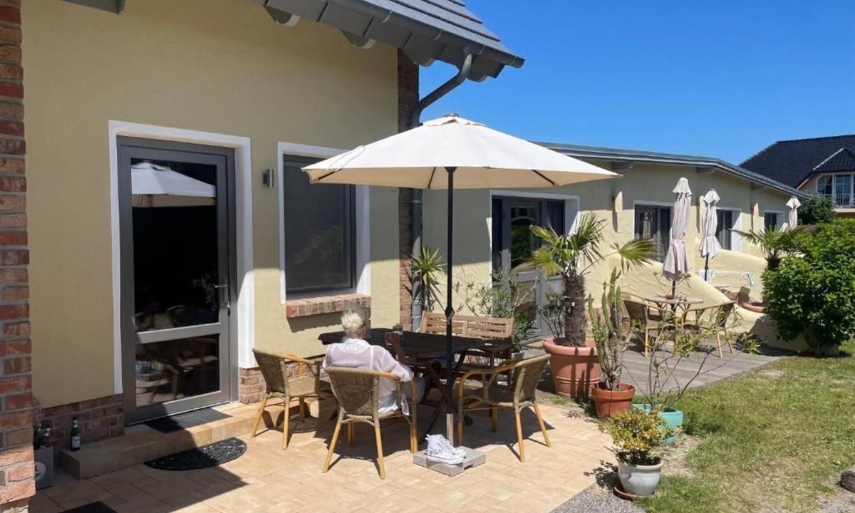 Ostseebad Baabe Villa | Beautiful maisonette vacation apartment on Lake Sellin with terrace