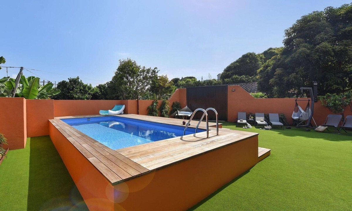 Arucas House | Beautiful private villa for 10 people with WIFI, private pool, TV and patio