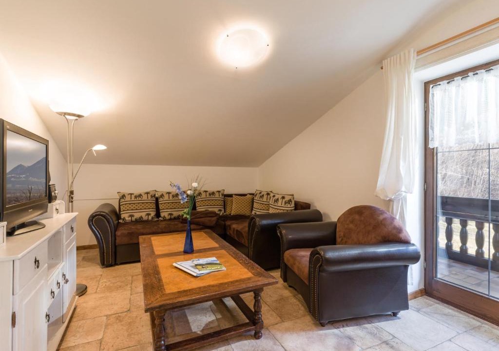 Oberaudorf Apartment | Bergschlössl - Appartment 25 mit Traumblick über das Inntal