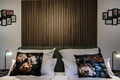 Mettingen Apartment | Boardinghaus Grünefeld W1 - Schöne Serviced Apartments - Küche - Smart TV - P - Rainshower