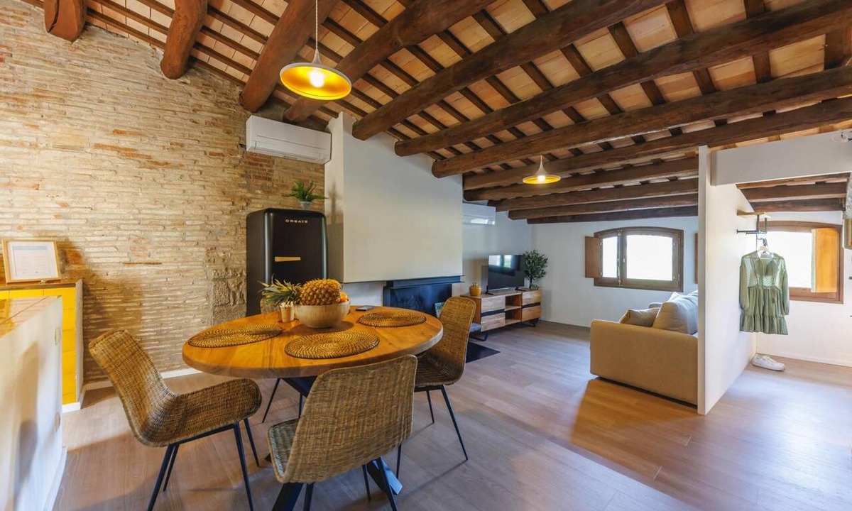 Barri Vell Apartment | Bravissimo Calderers El Bou, with river view