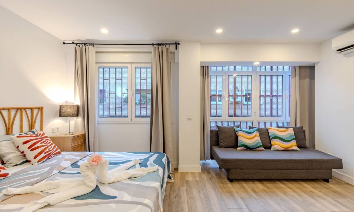 Carabanchel Apartment | Bright and Fantastic Studio - Suitable for Ambassadors