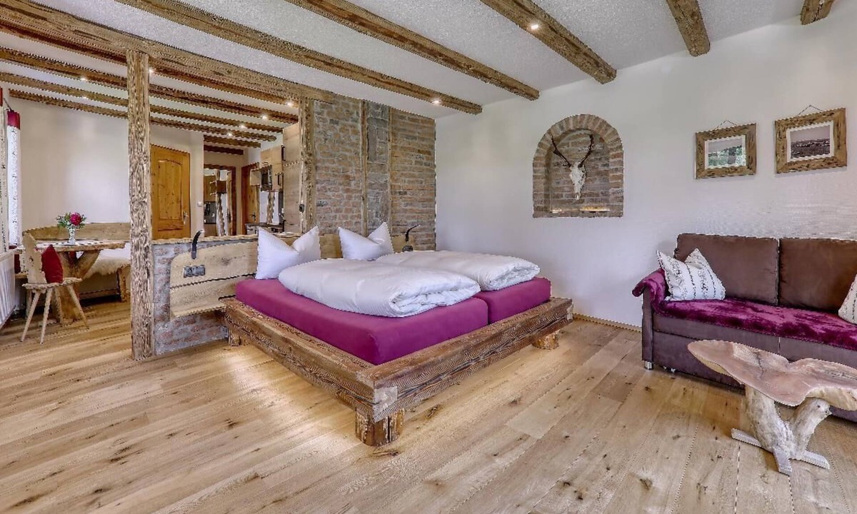 Eschlkam Apartment | Bright apartment (37 sqm) for up to 3 people with a view of the Bavarian Forest mountains