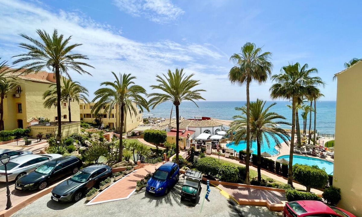 Sitio de Calahonda Apartment | Bright Seafront Apartment in Dona Lola, Calahonda – 2 Bedrooms, Pool & Panoramic Views - Claudia CS197