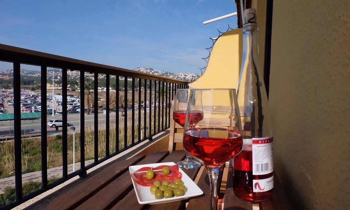 Moraira Apartment | Bright, spacious apartment in Moraira town with vineyard and mountain views,