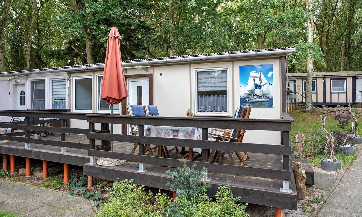 Bakenberg House | Bungalow 'Bungalow Schoner Greif, Bgl 8' with Private Terrace and Wi-Fi
