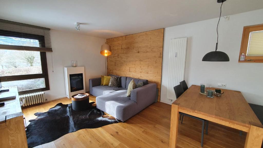 Schliersee Apartment | Bungalow mit Terrasse im alpinen Stil