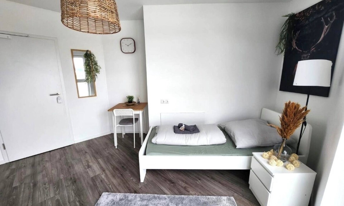Westheim Apartment | Business apartment with WIFI, elevator & free parking