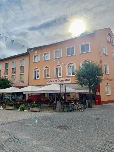 Kelheim House | Café am Donautor