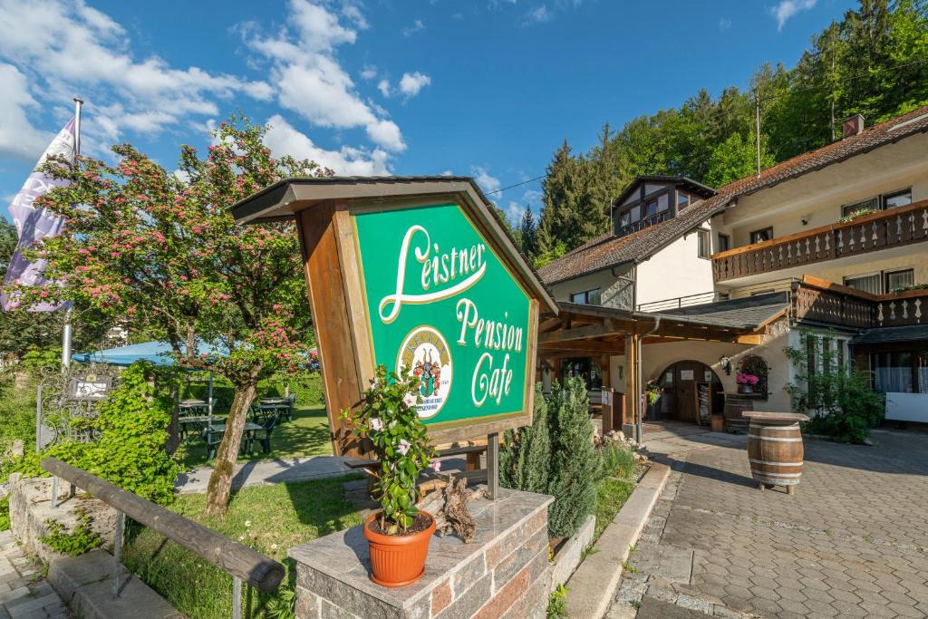 Obertrubach House | Café Pension Leistner