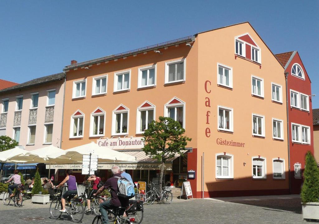 Kelheim House | Cafe am Donautor