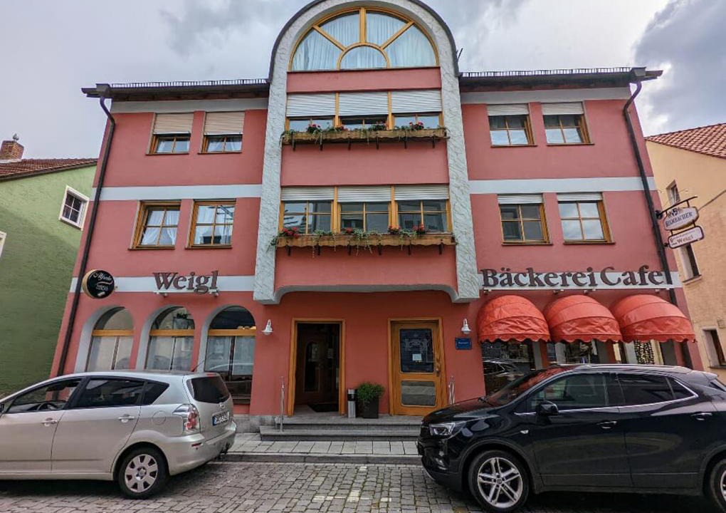 Oberviechtach House | Cafe-Bäckerei-Pension Weigl
