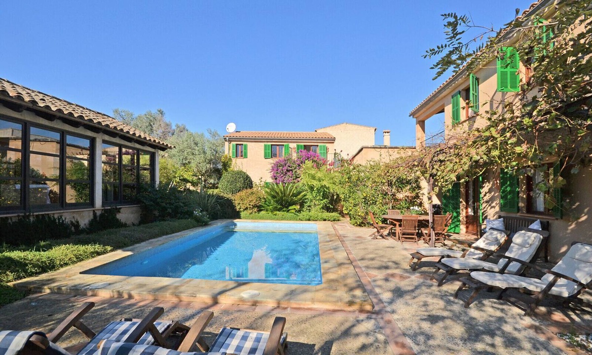 Petra Ski Chalet | Can Casta - Charming house in Petra town center, Mallorca