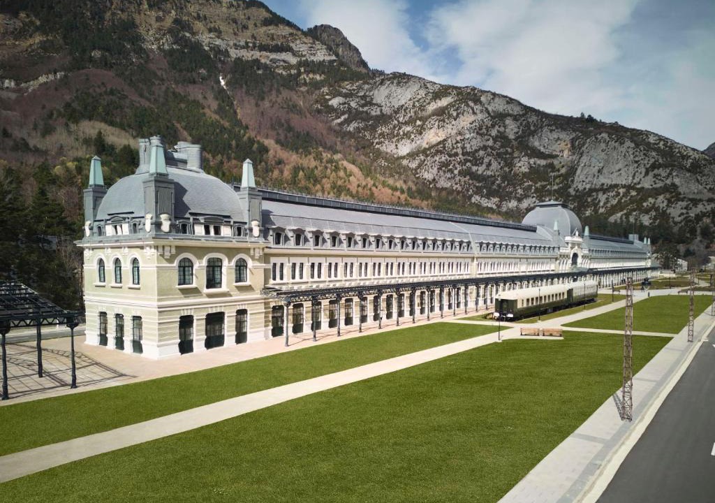 Canfranc-Estacion Hotel | Canfranc Estación, a Royal Hideaway Hotel - Gran Lujo