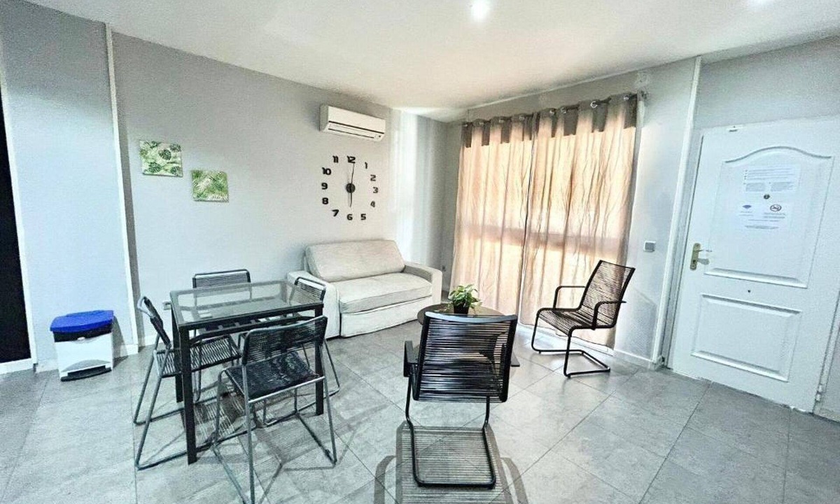 Entrevias Apartment | Cardeñosa 2/Asamblea Centro