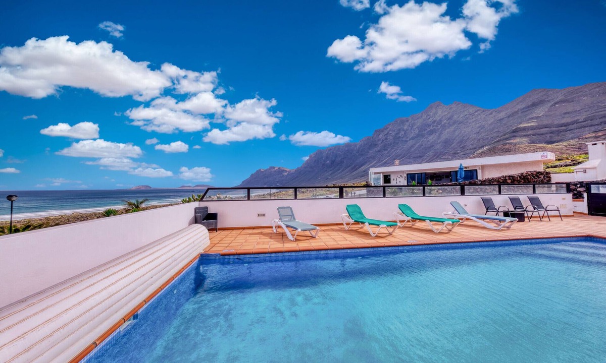 Urbanizacion Famara House | Casa Buenavista Pool Ocean views Beach 2 min LVH