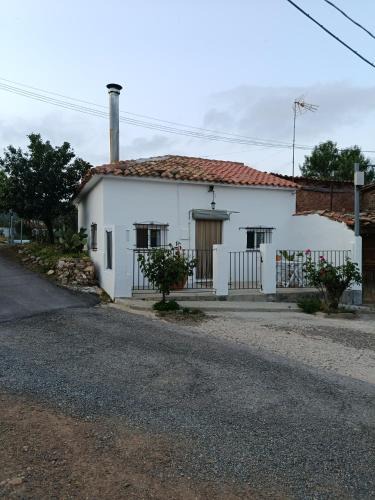 Los Cerezos House | Casa El Cerrito, con fantástico patio con barbacoa y vistas a la montaña